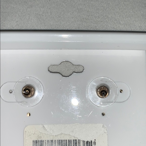 Jillian Michél earrings - Picture 2 of 2